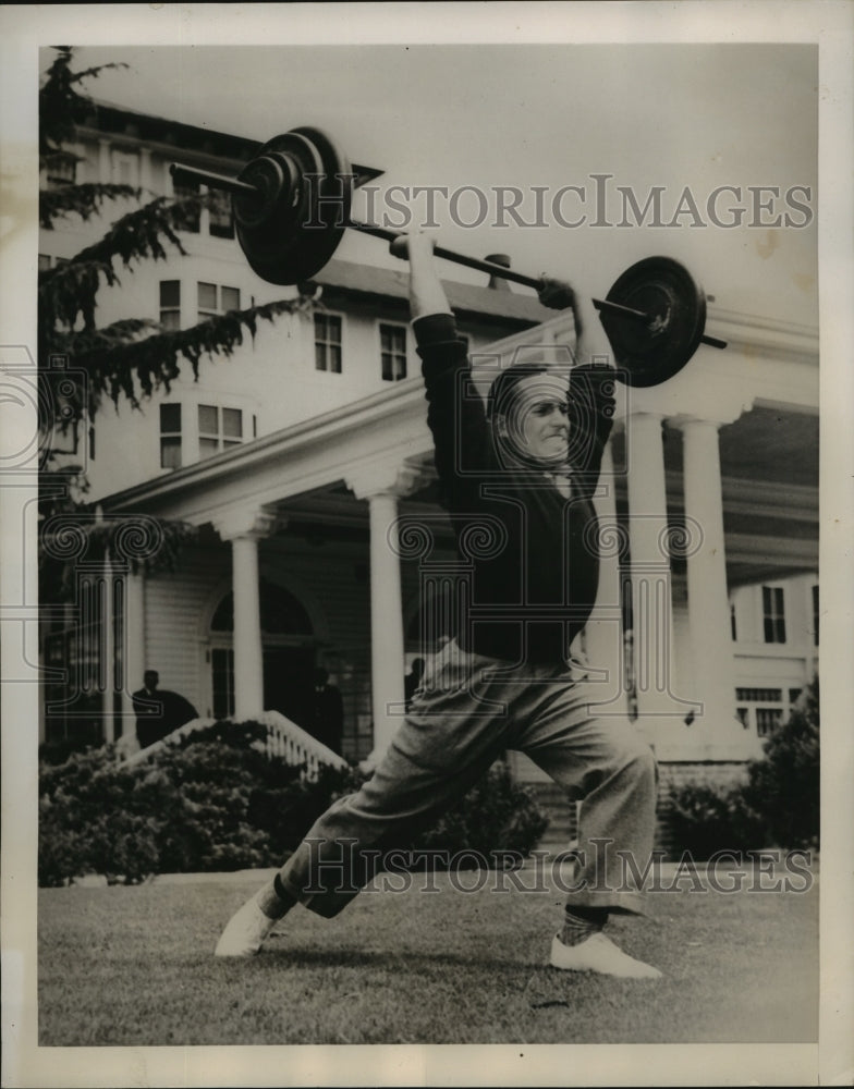 1949 Press Photo Frank Stranahan of Toledo, OH Lifting Weights - sbs04794 - Historic Images
