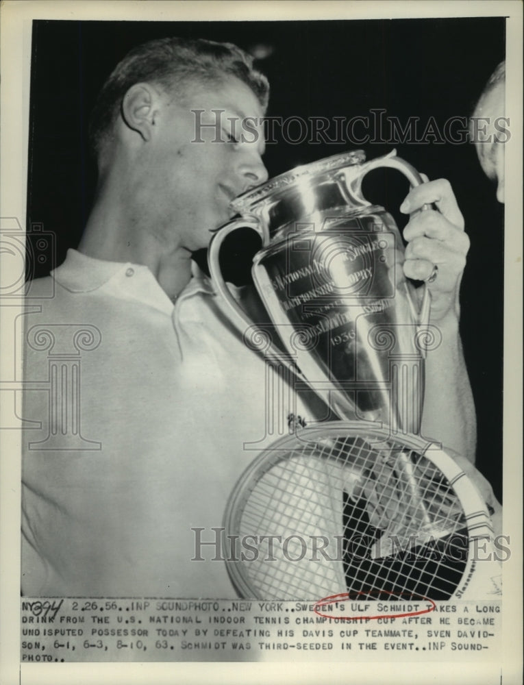 1956 Press Photo Sweden&#39;s Ulf Schmidt Drinks from Indoor US Tennis Cup- Historic Images