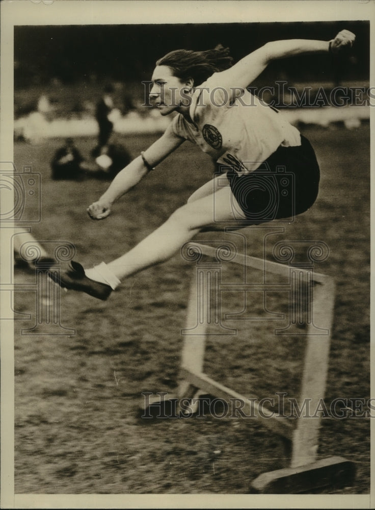 1931 Press Photo E.E. Green, Hurdler at Stamford Bridge Games, London- Historic Images