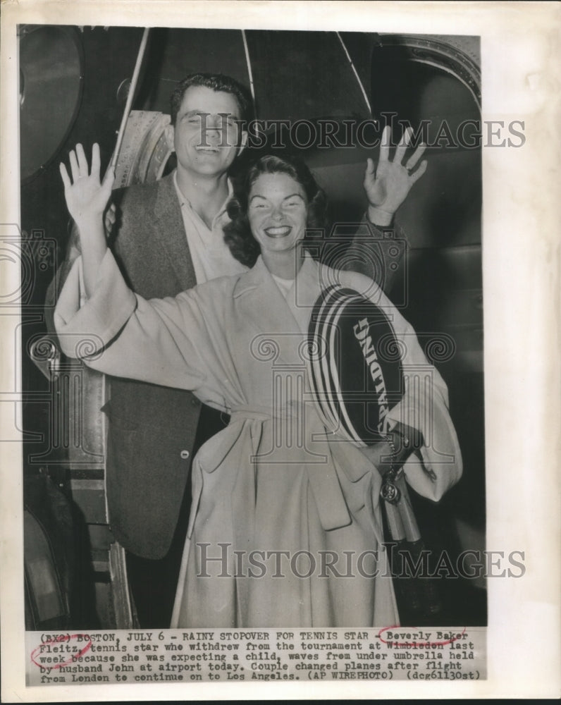 1956 Press Photo tennis star Beverly Baker Fleitz leaves Wimbledon - sbs05780 - Historic Images