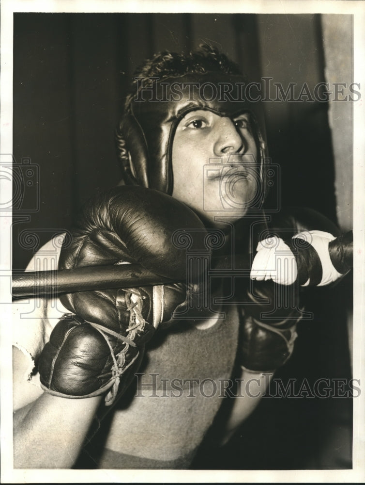 1940 Press Photo Mike Bernal, Hearst All-American Bantamweight champion hopeful- Historic Images
