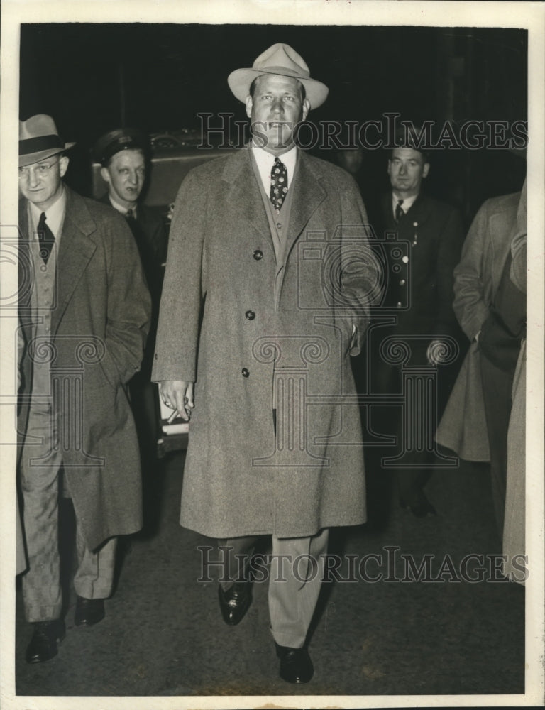 1941 Press Photo Chicago Cubs&#39; Hank Lieber last holdout in contract talks - Historic Images