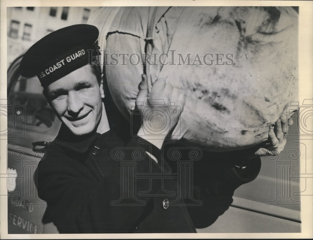 1943 Press Photo Lew Jenkins, Lightweight Champion, joins Coast Guard, WWII - Historic Images