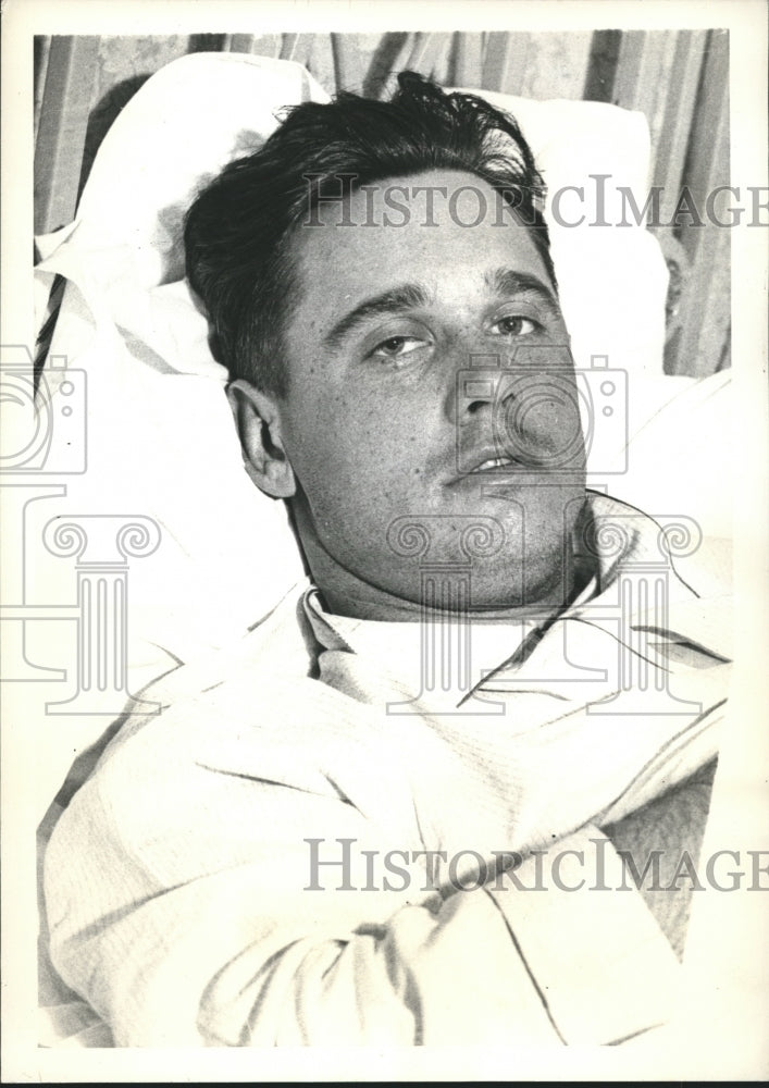 1937 Press Photo Bill Terry Manager New York Giants confined to bed with flu - Historic Images