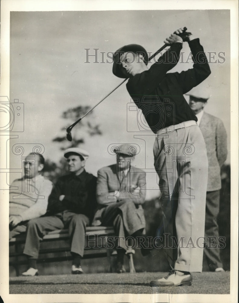 1939 Press Photo Bobby Dunkelberger swings his way to victory in golf tournament- Historic Images