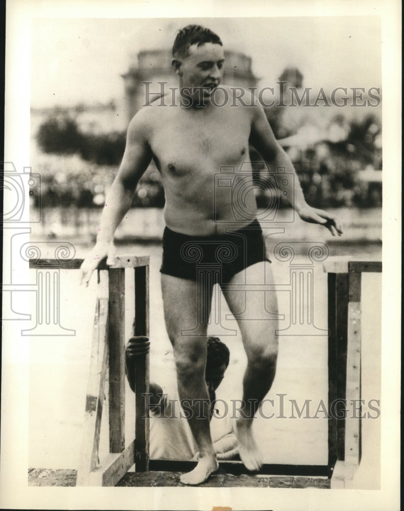 1936 Press Photo Frank Pritchard Climbs out of Lake Ontario after winning - Historic Images