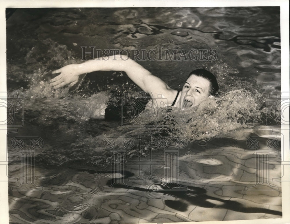 1938 Press Photo Otto Jaretz Simmer of Chicago sets world swimming records- Historic Images