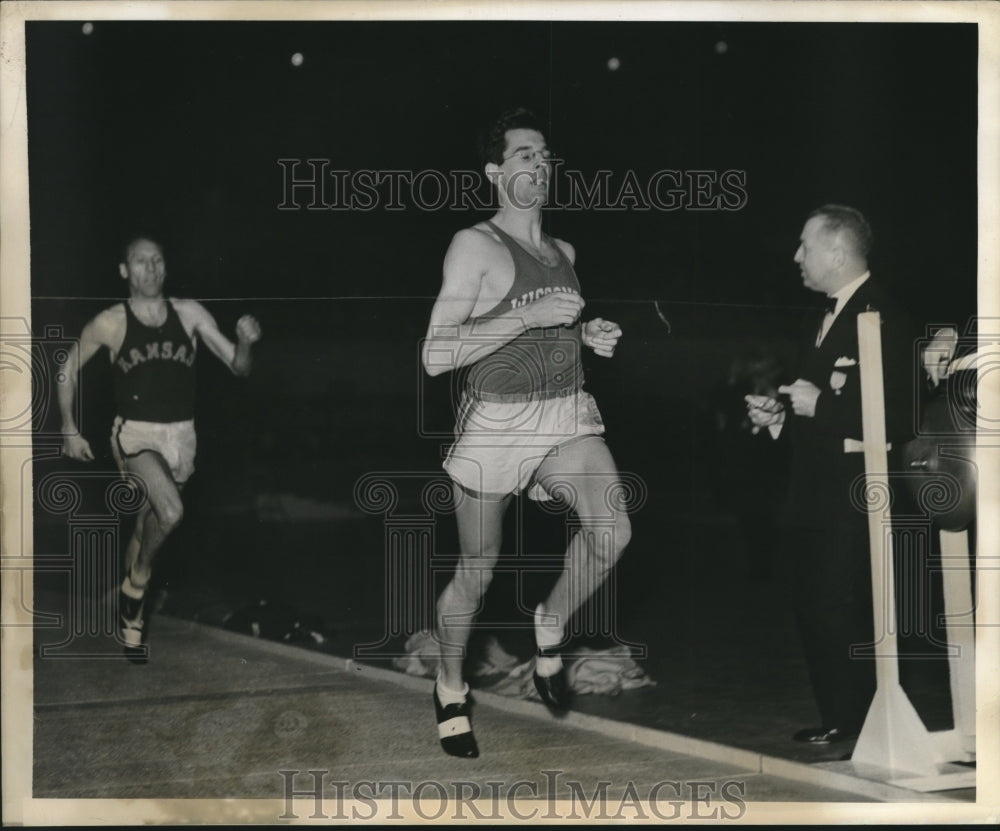 1940 Press Photo Chuck Fenske, Glenn Cunningham run Wanamaker Mile - sbs08402 - Historic Images