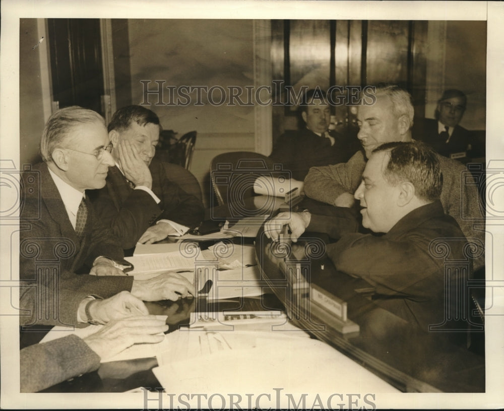 Press Photo Men gathered around for meeting - sbs08519- Historic Images