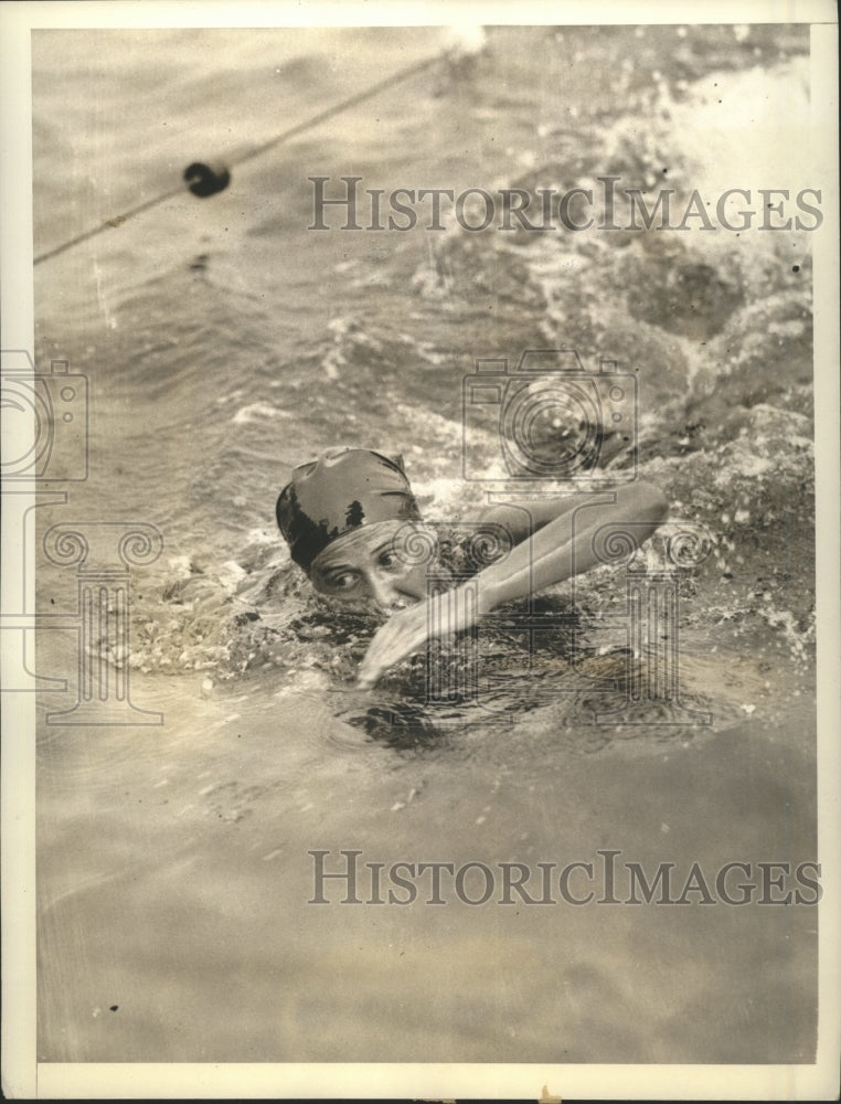 1933 Press Photo Lenore Kight churns the waters of Zach&#39;s Bay - sbs09115-Historic Images