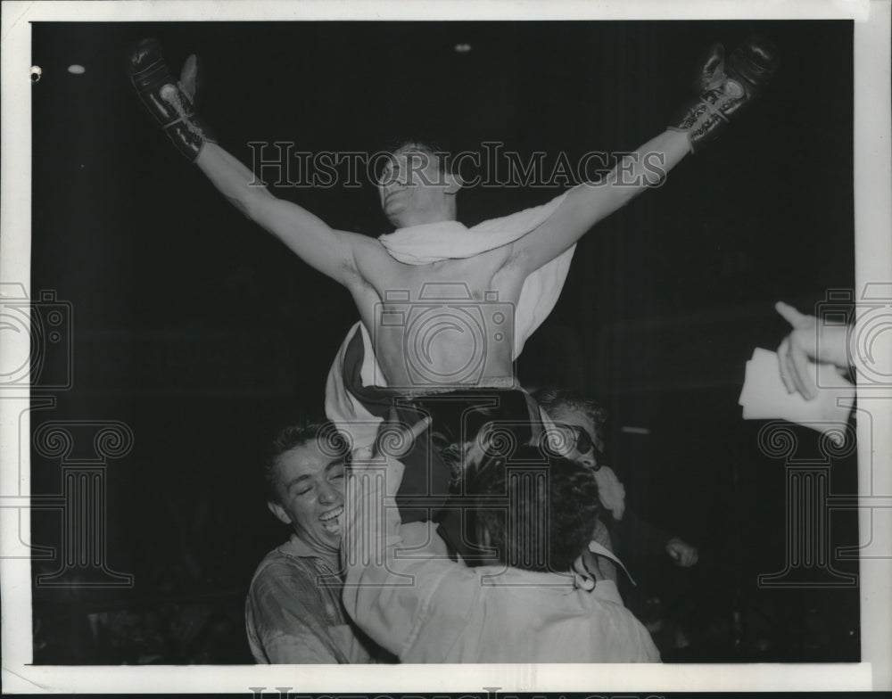 Press Photo Lauro Salas celebrates Boxing Career Moment - sbs09125- Historic Images