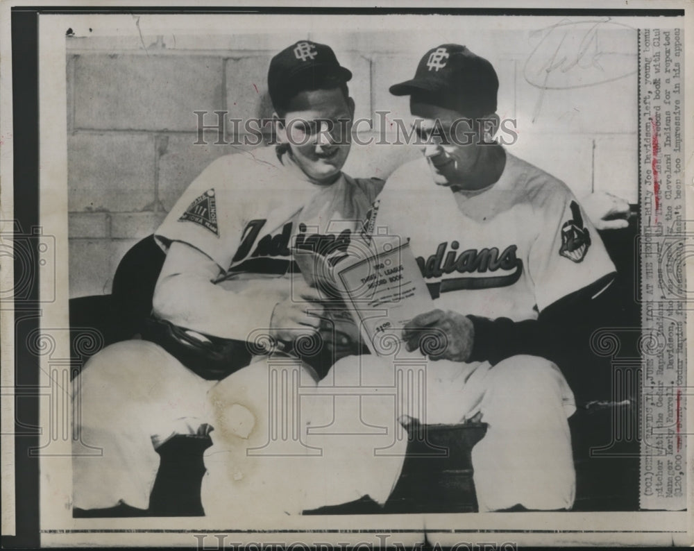 Press Photo Billy Joe Davidson,Cedar Rapids Indians with Kerby Farrell - Historic Images