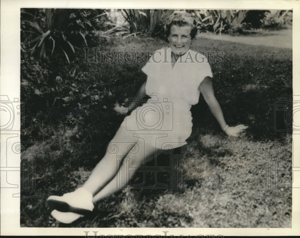 Press Photo Dorothy Bundy Longwood Bowl Singles Championships - sbs09474 - Historic Images