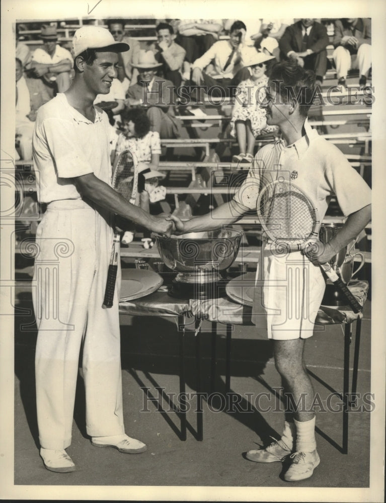 1938 Press Photo Bobby Riggs, Frank Novacs at the victory table before finals - Historic Images