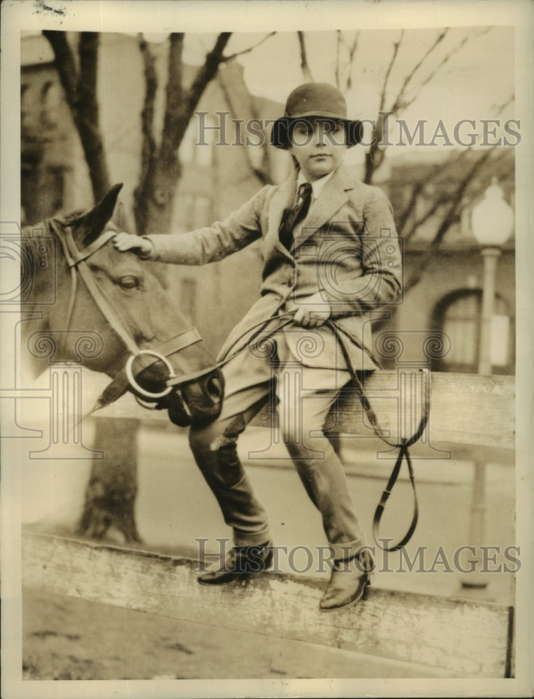 1935 Press Photo Paulina Longworth daughter of Speaker of the House in DC- Historic Images