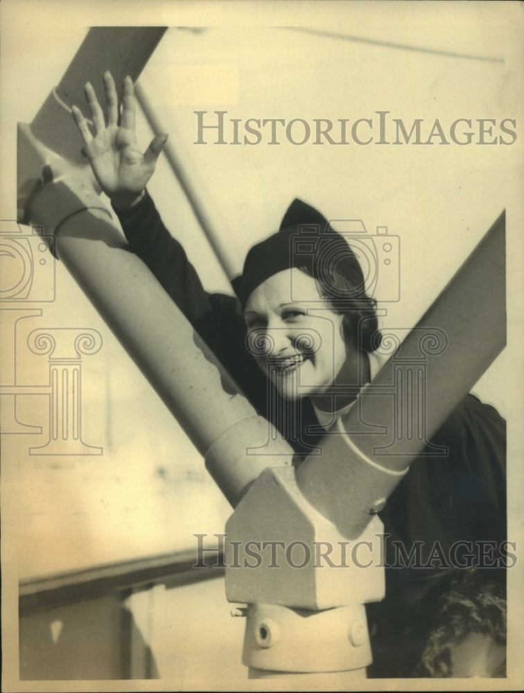 1932 Press Photo Dancer Ruth Taylor on liner SAnta Elisa in LA - sbx00949- Historic Images
