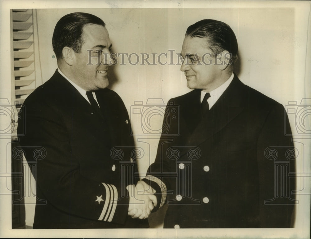 1942 Press Photo Lt Com Edwards, Lt Com Harry Kipke at Detroit Naval Reserve-Historic Images