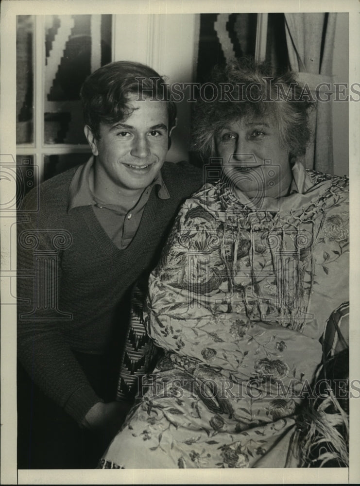 1930 Press Photo Mrs Noah Beery & son Noah Jr in Los Angeles - Historic Images