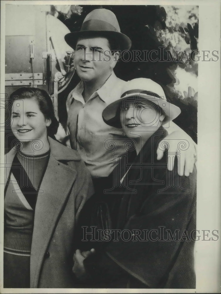 1934 Press Photo George Bancroft, 2nd wife &amp; daughter Georgette in LA- Historic Images