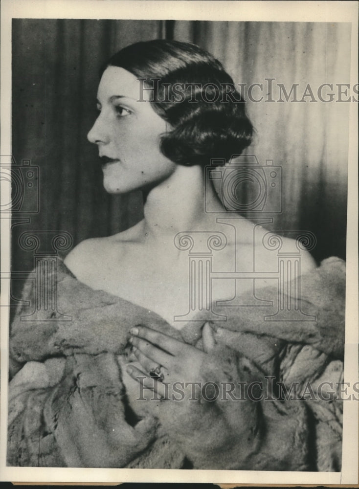 1931 Press Photo Jeanne Juille &quot;Miss France&quot; wins &quot;Miss Europe&quot; crown - Historic Images