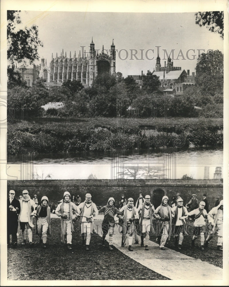 1940 Press Photo general view of Eton College &amp; Eton students in a wall game - Historic Images