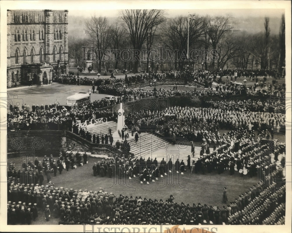 Press Photo View of Parliament Hill as thousands celebrate Armstice signing- Historic Images