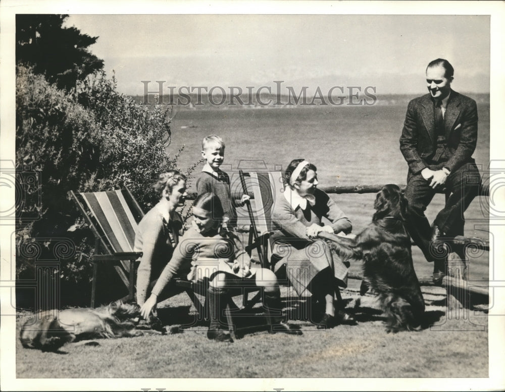 1939 Press Photo Mrs. Franklin D. Roosevelt, Mr &amp; Mrs. John Boettiger, Eleanor-Historic Images