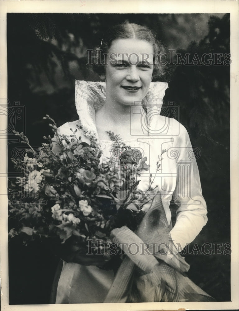 1936 Press Photo Margaret Moore selected as Queen at May Pageant - Historic Images
