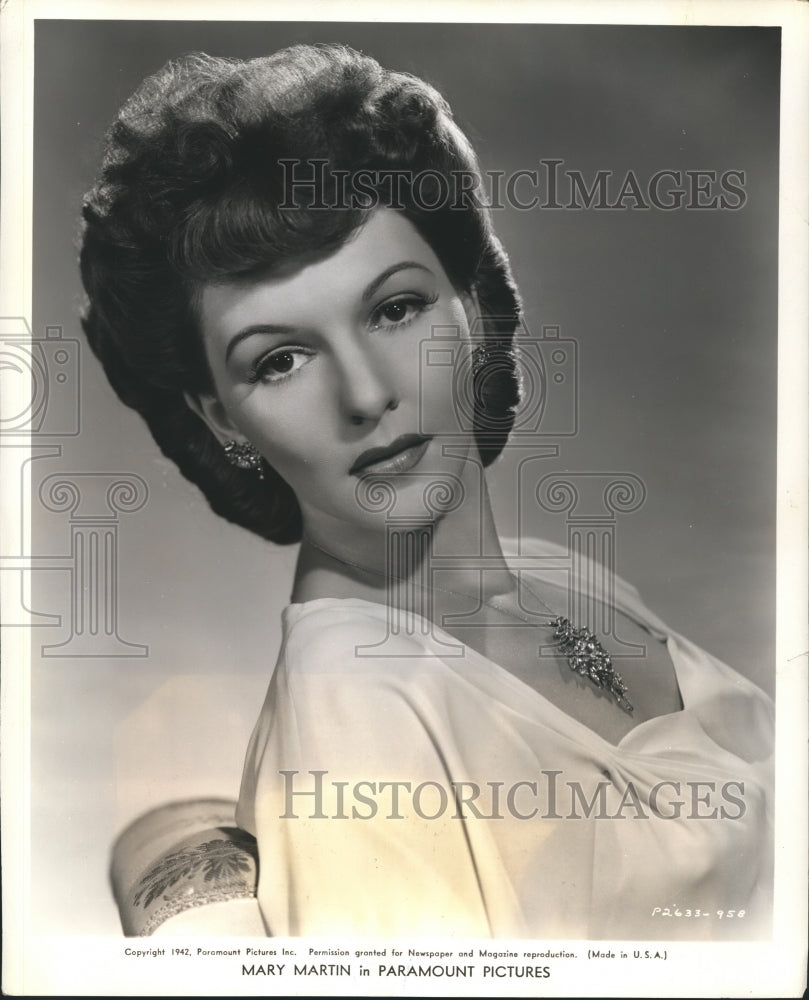 1942 Press Photo Mary Martin Actress in Happy Go Lucky - sbx04070-Historic Images