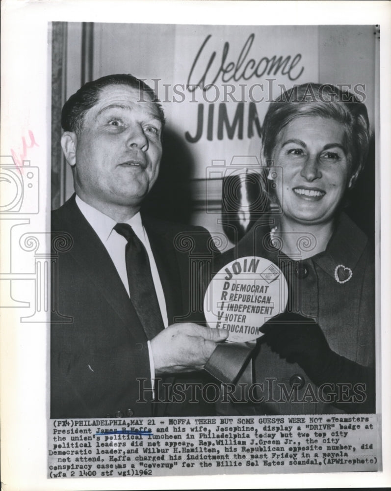 1962 Press Photo Pres. James R. Hoffa & Wife Josephine at union luncheon - Historic Images