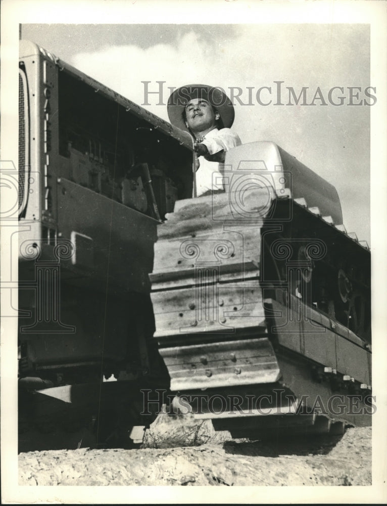 1937 Press Photo Leo Carrillo Movie Actor runs for California Governor - Historic Images