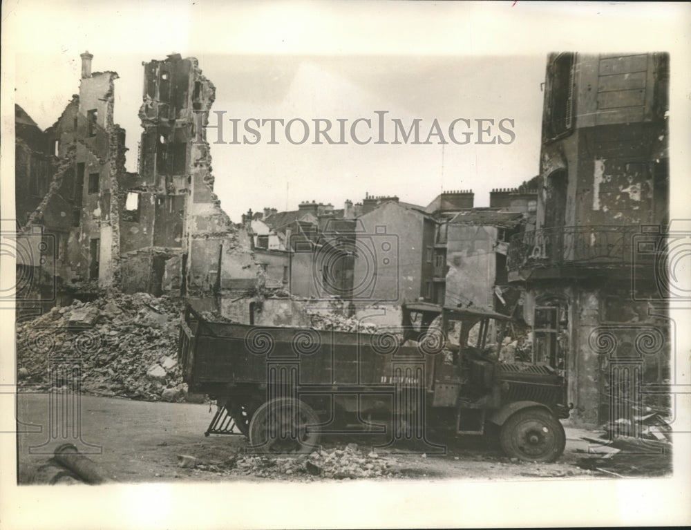 1940 Press Photo Chatuea Thierry in ruins after Nazi Conquest of France - Historic Images