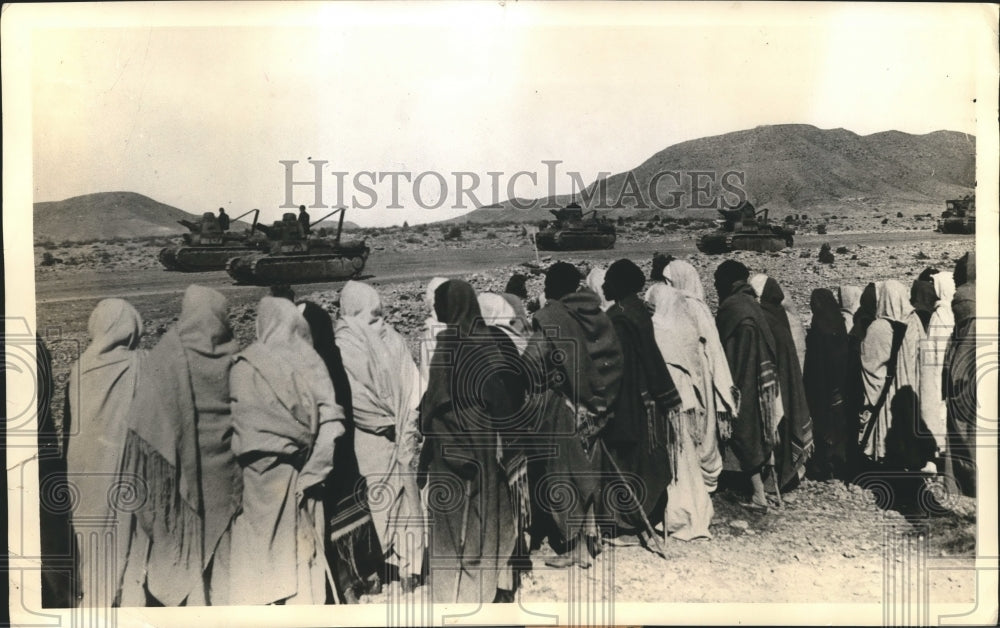 1936 Press Photo Light tank Detatchment Little Maginot Line in Tunisia - Historic Images