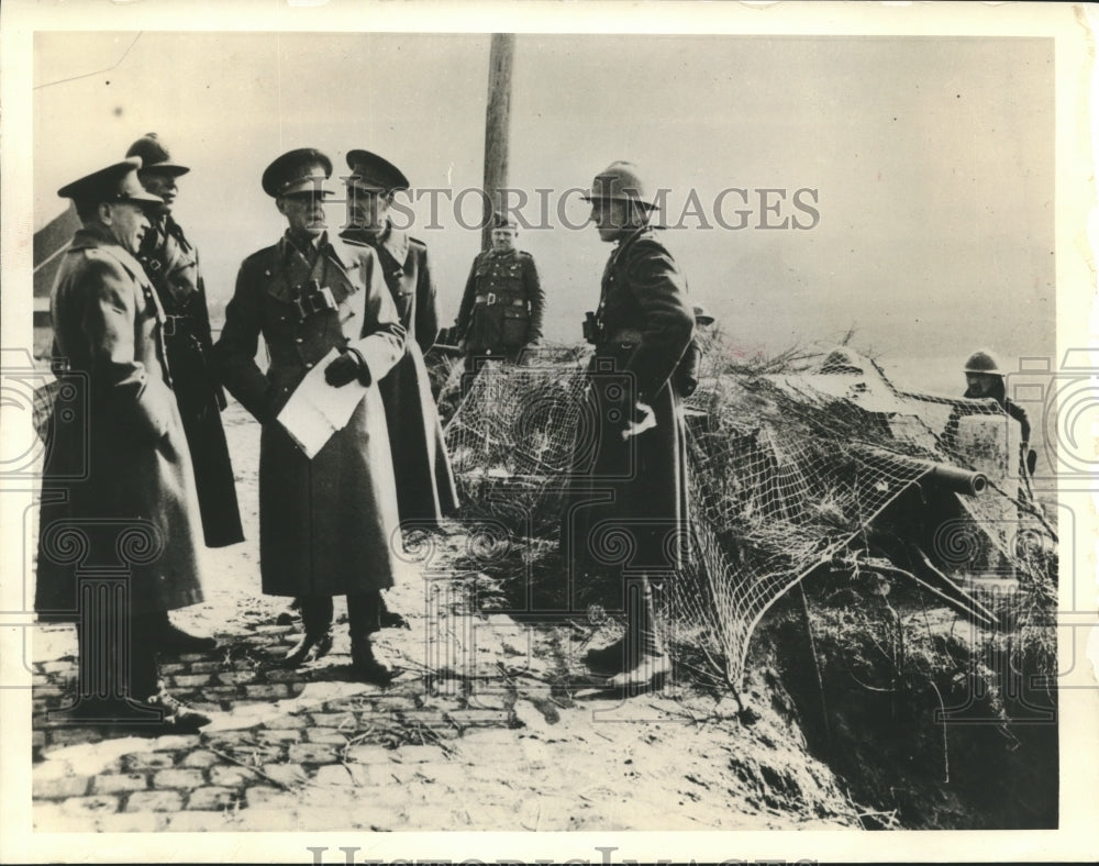 1940 Press Photo Gen. Van Den Berghen Head of Belgian Army directs defense - Historic Images