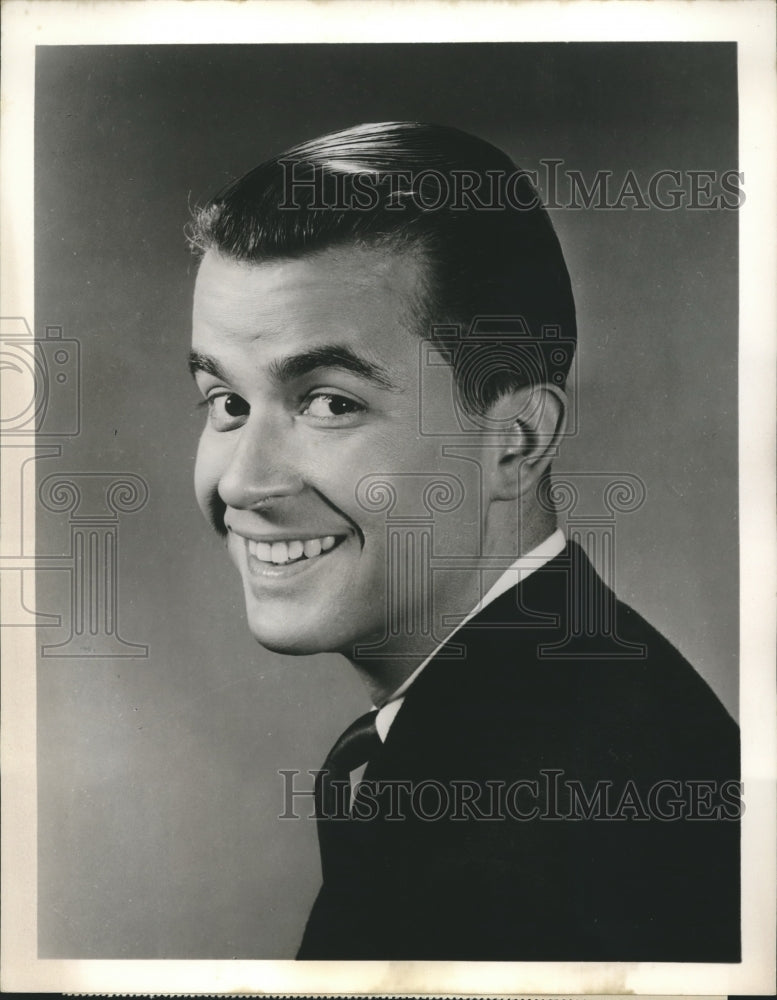 1960 Press Photo Dick Clark, host of &quot;The Dick Clark Show&quot; &amp; American Bandstand - Historic Images