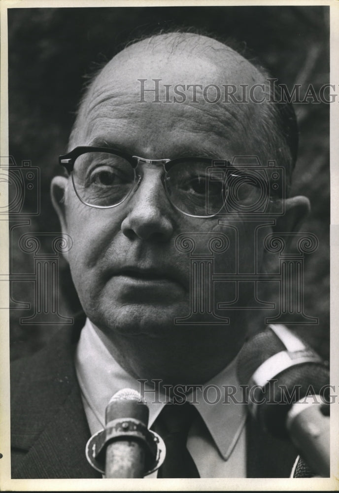 1968 Press Photo closeup of Georgia Gov. Lester Maddox during press interview - Historic Images