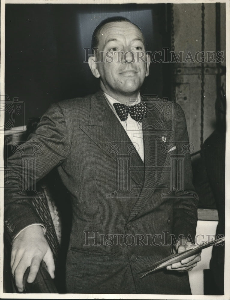 1940 Press Photo Noel Coward, British playwright & actor, on war mission, WWII - Historic Images