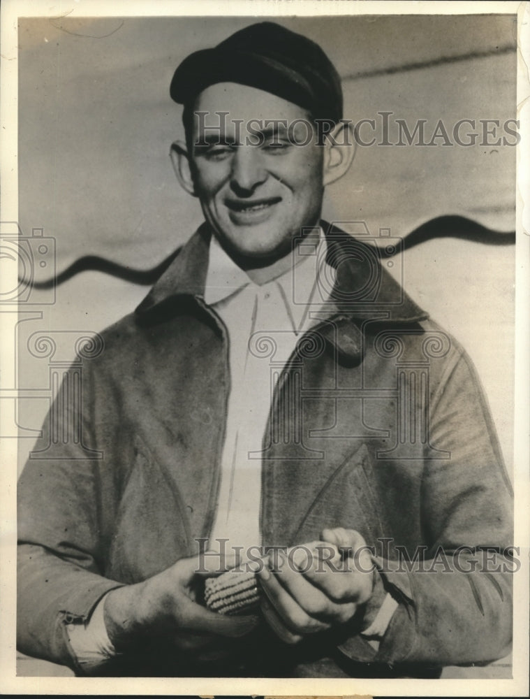 1938 Press Photo Ted Balko, National Cornhusking Champion, Sioux Falls, SD-Historic Images