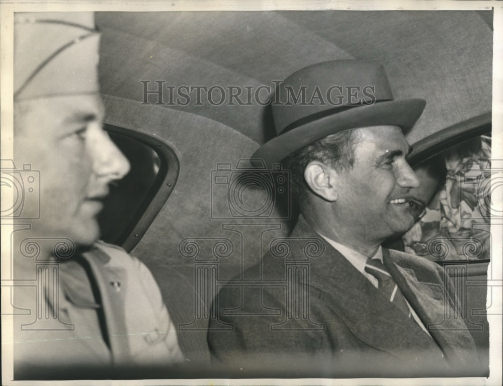 1945 Press Photo Capt Wiedemann Hitler&#39;s Aide de camp &amp; Lt Guy Martin in US-Historic Images