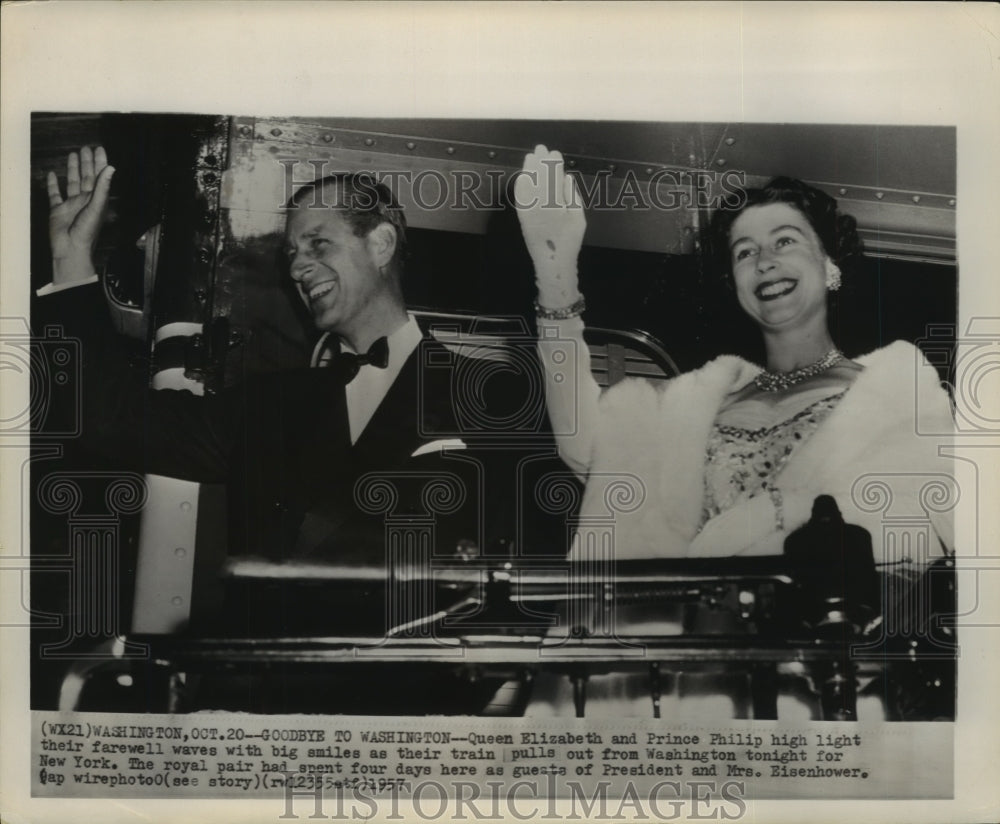 1957 Press Photo Queen Elizabeth and Prince Philip Wave as Train Leaves WA-Historic Images