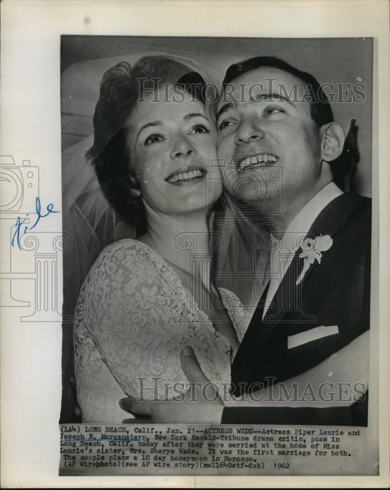 1962 Press Photo Actress Piper Laurie and Joseph Morgenstern Get Married-Historic Images