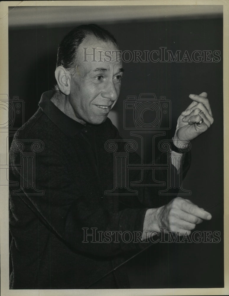 1963 Press Photo Jose Ferrer theater comedian for Girl Who Came to Supper-Historic Images