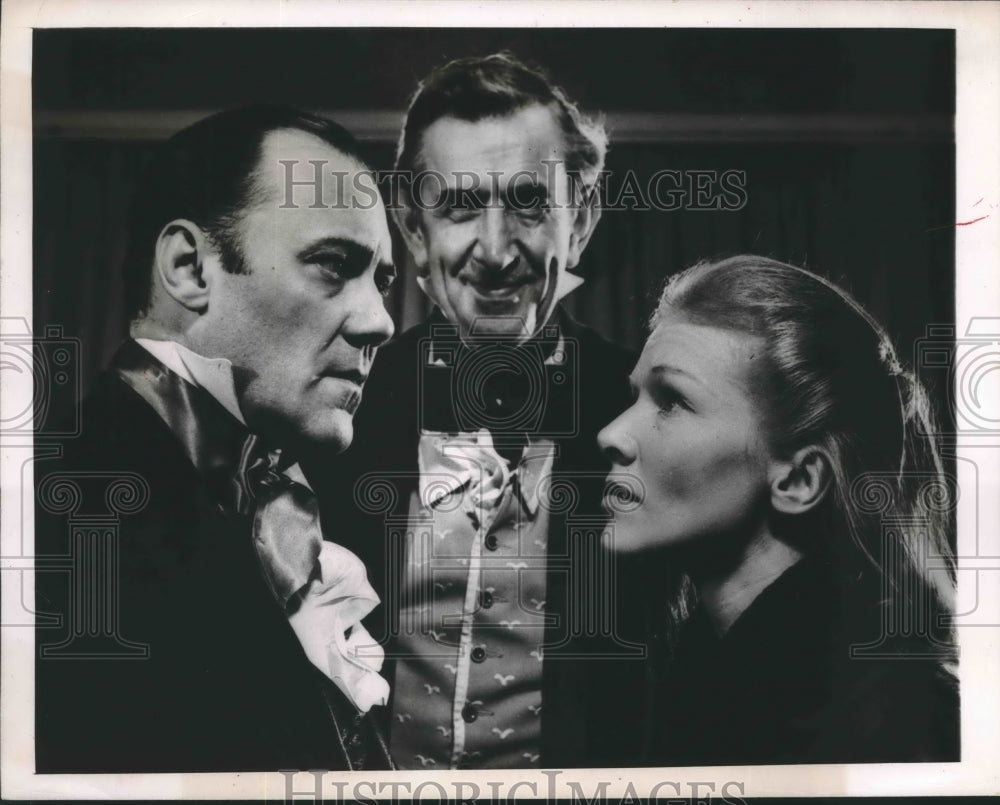 1947 Press Photo Actors in Ferenc Molnar's Play "Miracle in the Mountains"-Historic Images