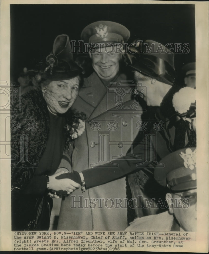 1946 Press Photo Mrs Eisenhower & Mrs Alfred Gruenther at Army-Notre Dame Game- Historic Images