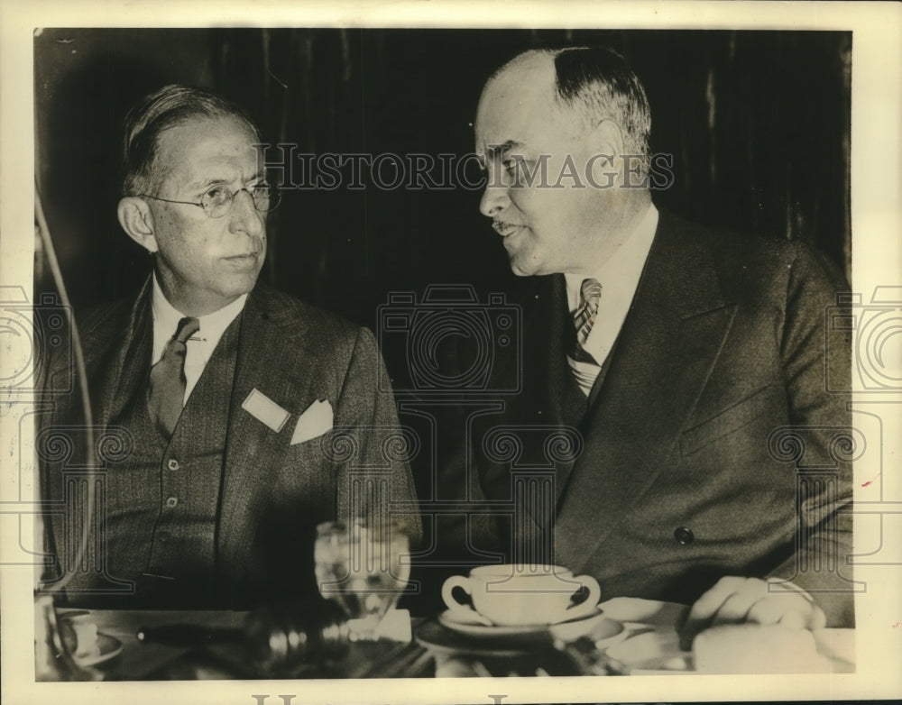 1937 Lammot Dupont Chats with L.H. Brown During Luncheon - Historic Images