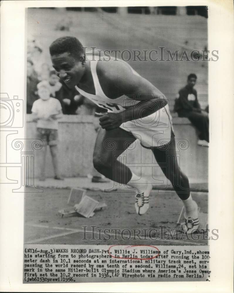 1956 Press Photo Private Willie J. Williams of Gary in 100-Meter Dash in Berlin - Historic Images