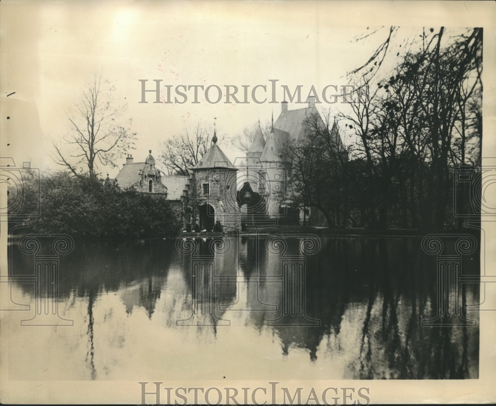 1930 Press Photo Mediaeval Castle of the Marquis De Croix in Belgium. - Historic Images