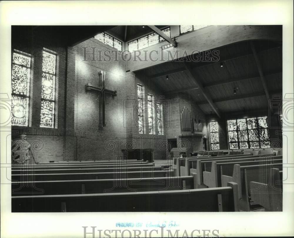 1991 Interior view of Holy Rosary Church - Historic Images