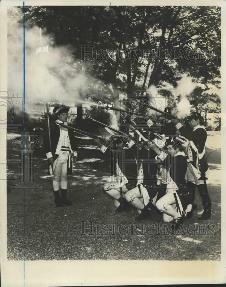 1975 Press Photo The Billopp Corps at Conference House festival opening - Historic Images