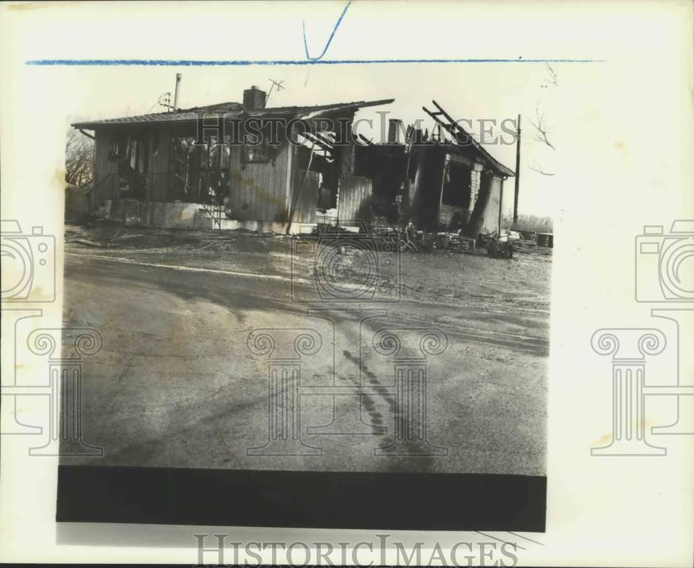 1983 Press Photo The gutted remains of Marion&#39;s Club Nostalgia in Oakwood - Historic Images